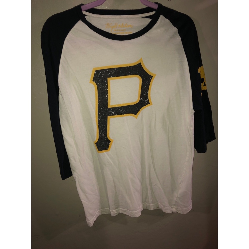 Quarter sleeve Pittsburgh Pirates shirt